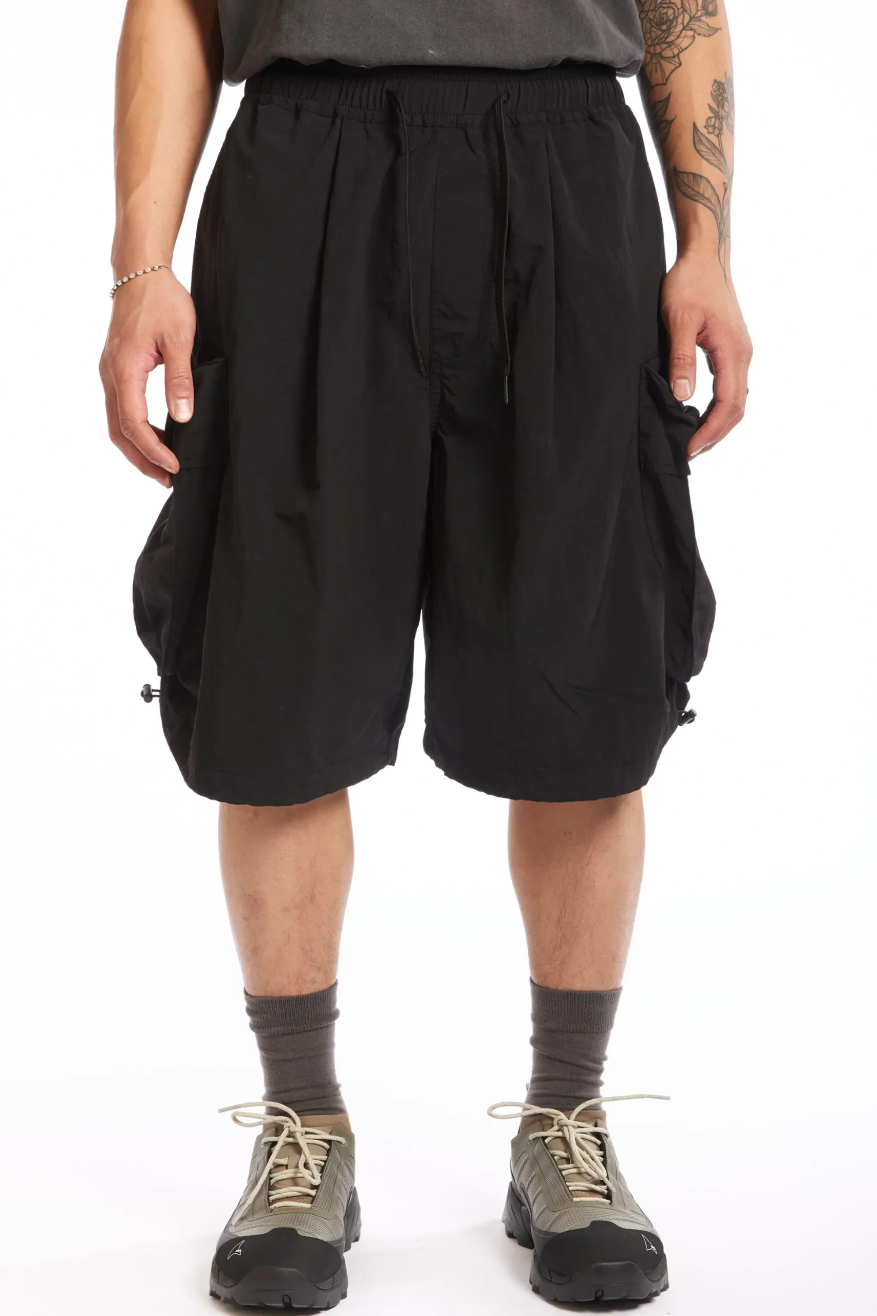 CHOW SHORTS - BLACK TV