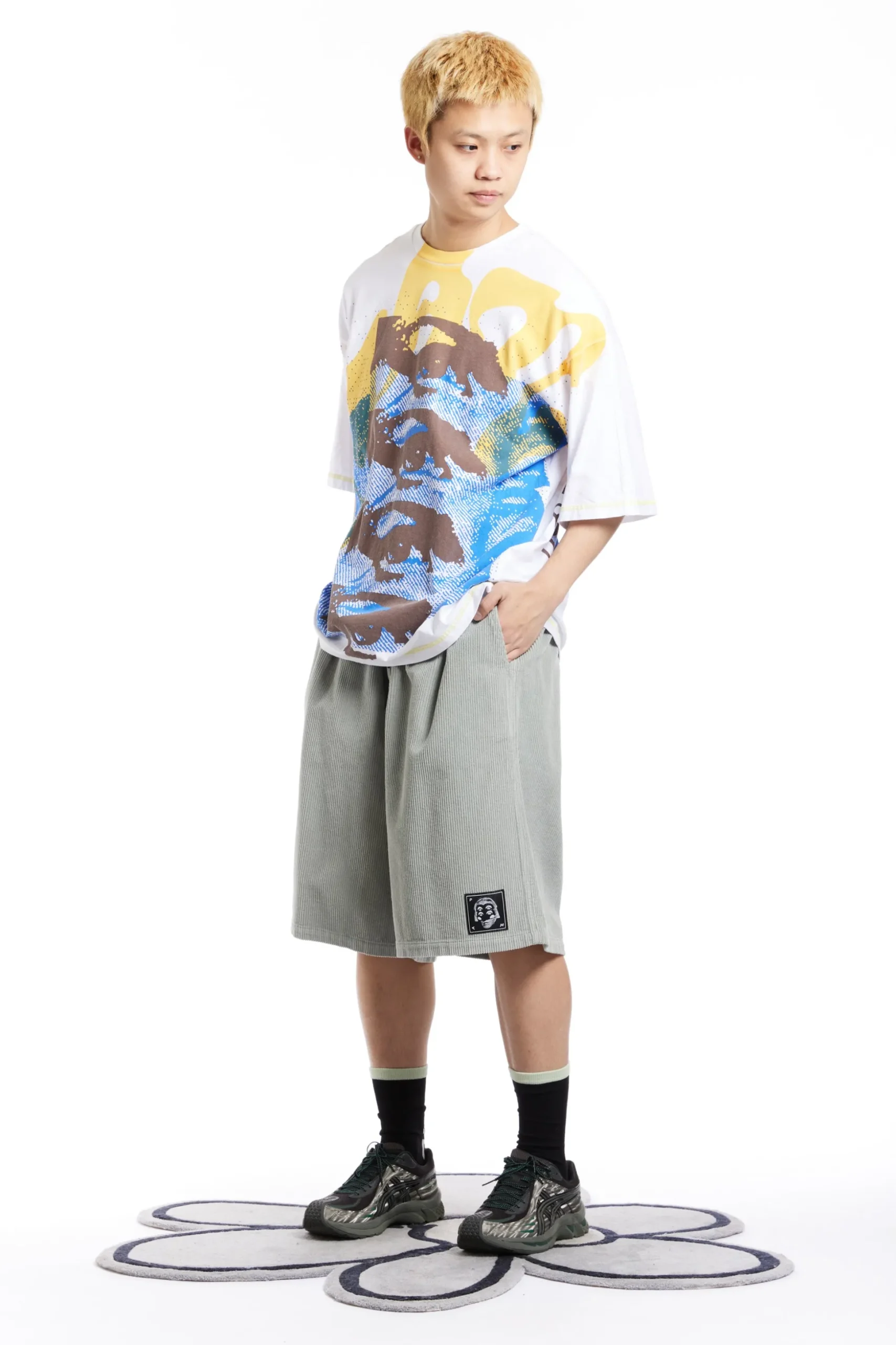 CUCO OVERSIZED CORDUROY SHORTS