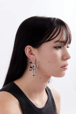 ROUGH GESTURE FRAME EARRING